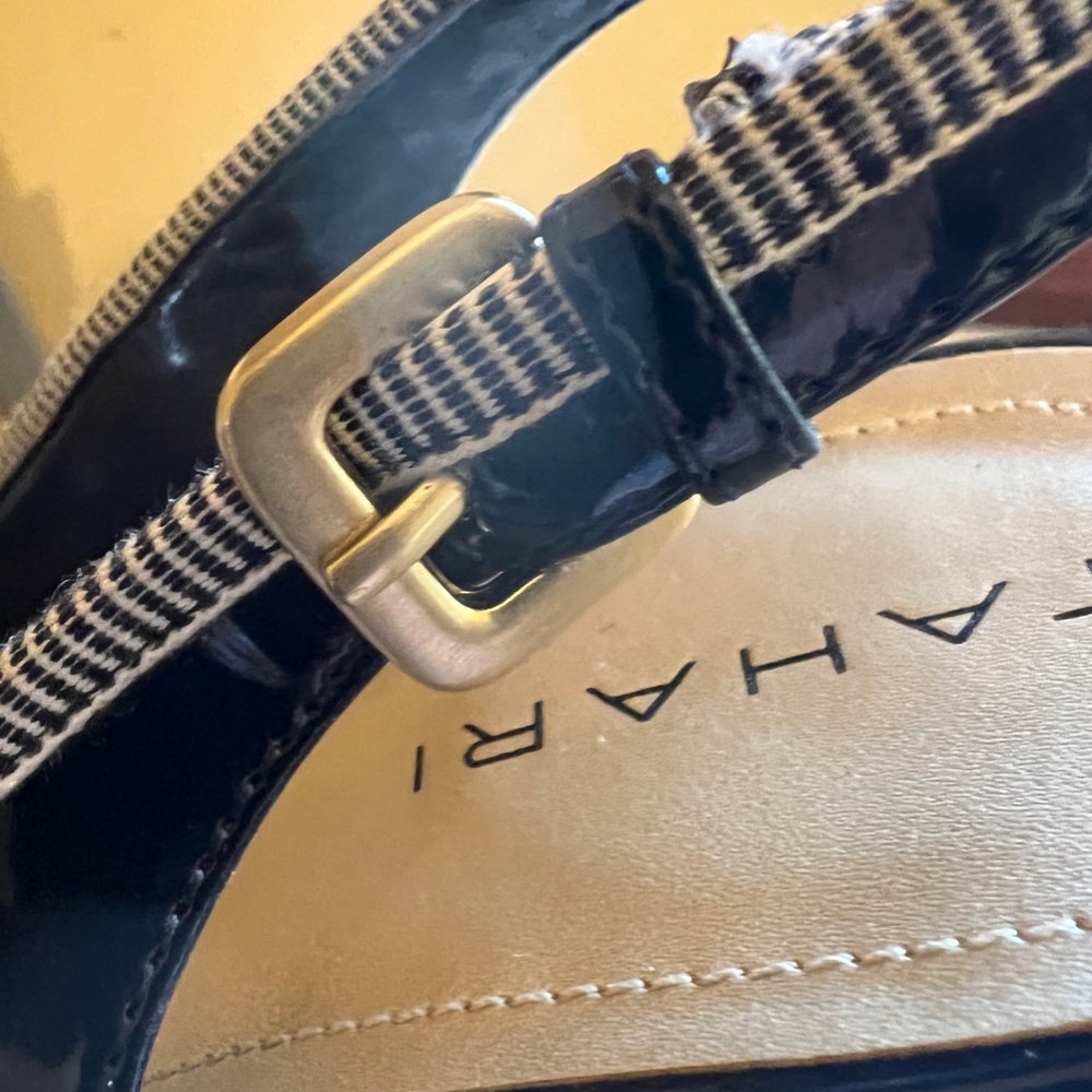 TAHARI Sling Back Navy Patent Leather Shoe with Striped Piping and Bow 7.5 Size - Picture 12 of 12